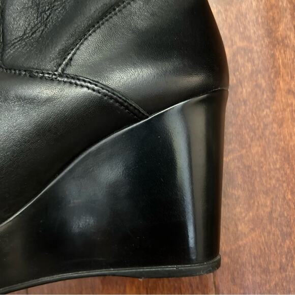 Stuart Weitzman Black Leather Wedge Boots with Fur Lining, Size6 - Picture 8 of 15